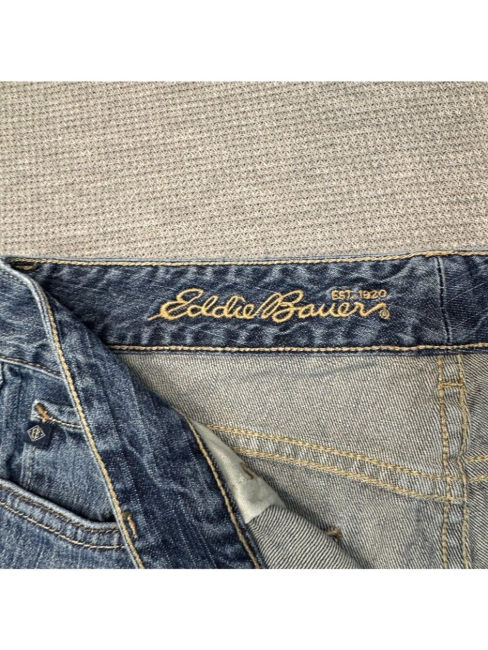 Eddie Bauer Bootcut Jeans Womens Size 8R Blue Denim Raw Cuffs Mid Rise Classic - Picture 4 of 13